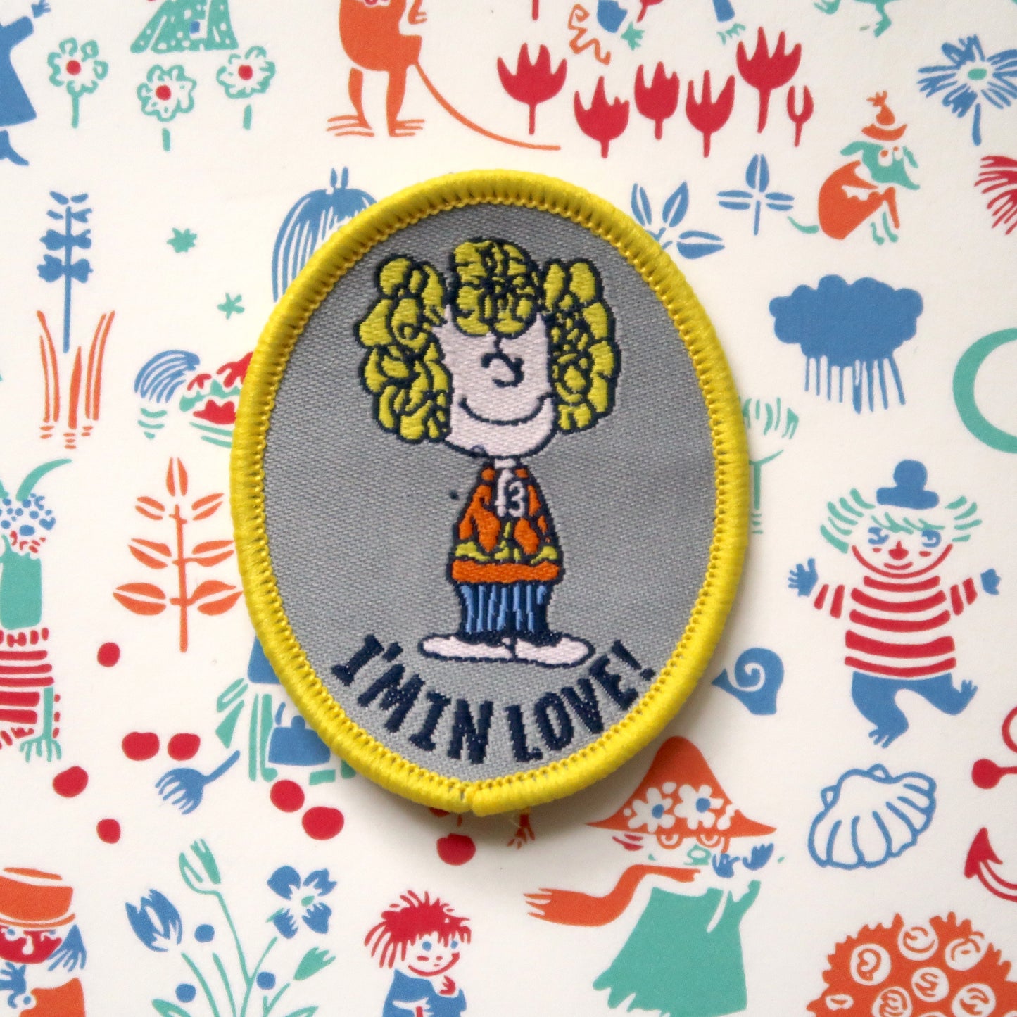 Snoopy Embroidery Patch // Frieda from the Peanuts comic "I'm in love!" embroidered patch badge appliqué