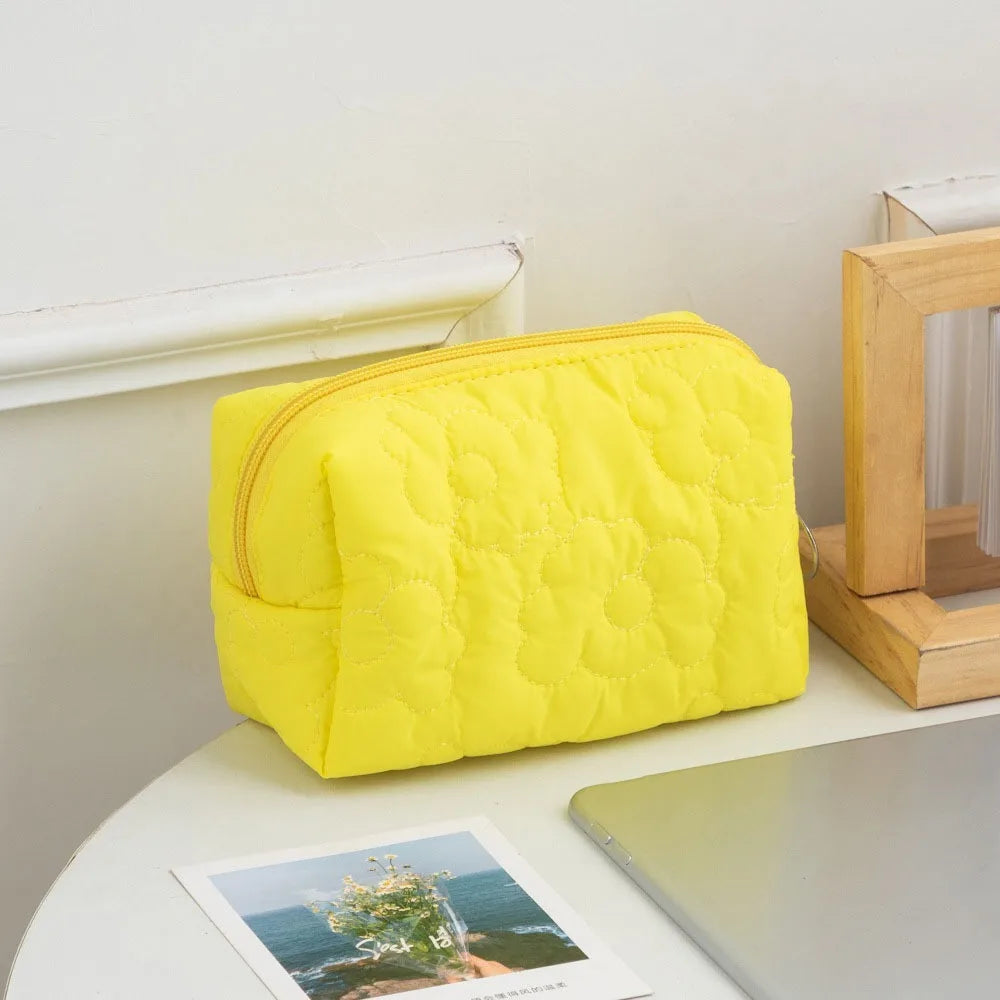 Flower Pattern Quilted Zipper Pouch