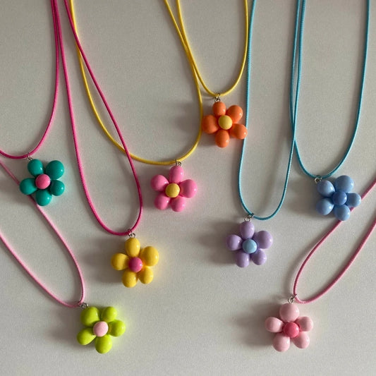 y2K Flower Pop Necklace - Ice Cream Cake