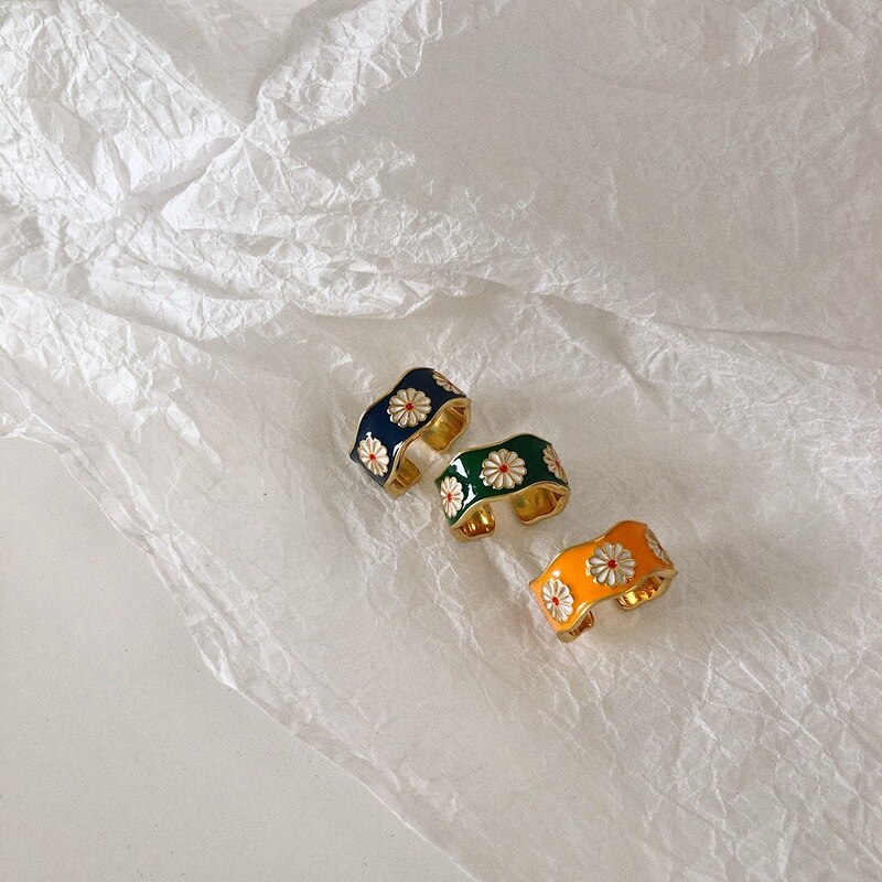 Daisy Loop Ring (3 Colours)