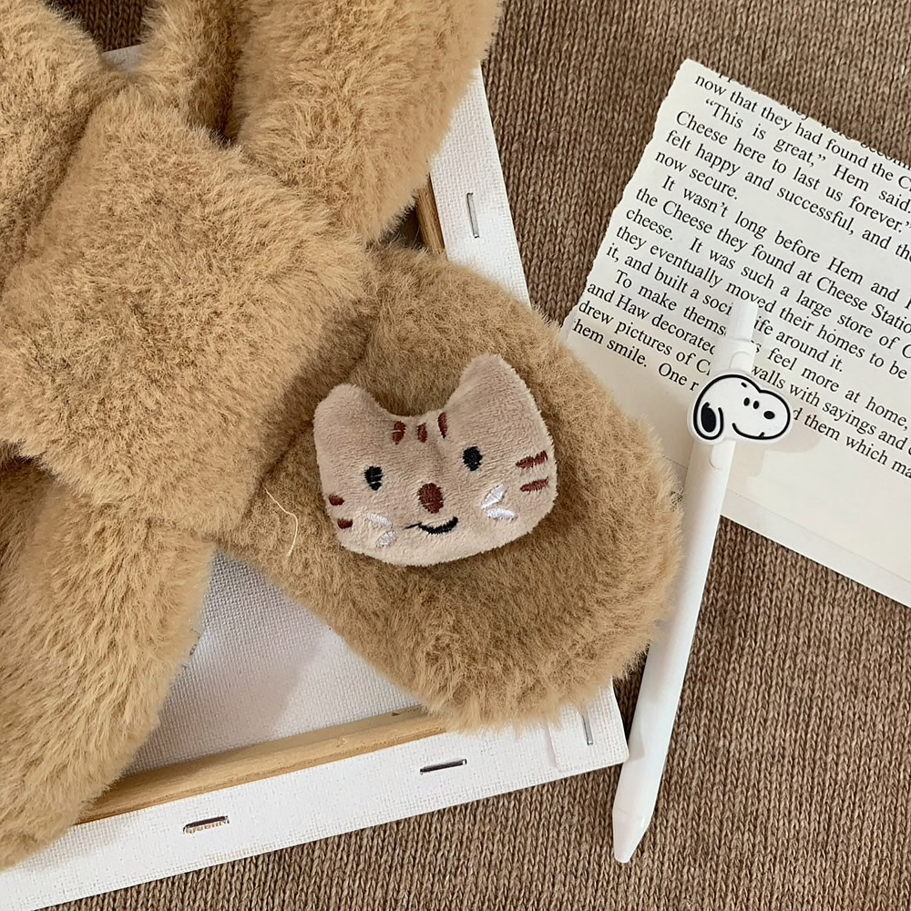 Plush Cat Face Brooch (3 Designs) - Ice Cream Cake