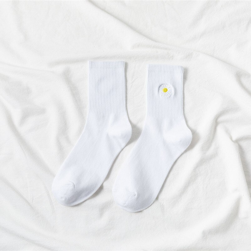 Daisy Embroidery Crew Socks (13 Colours) - Ice Cream Cake