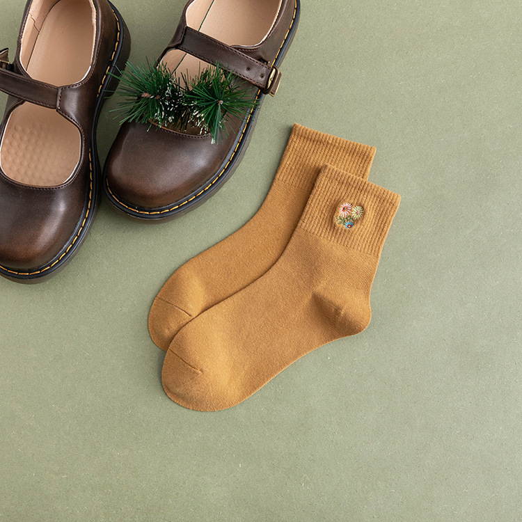 Flower Embroidery Ankle Socks (5 Colours) - Ice Cream Cake