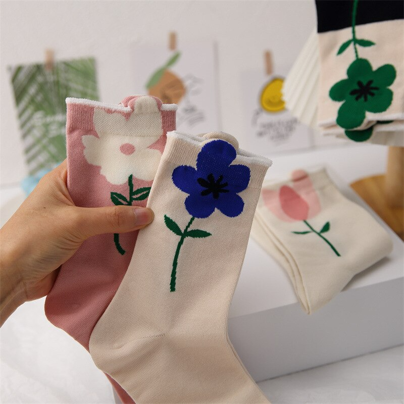 Peeping Leaf Flower Crew Socks (4 Designs)