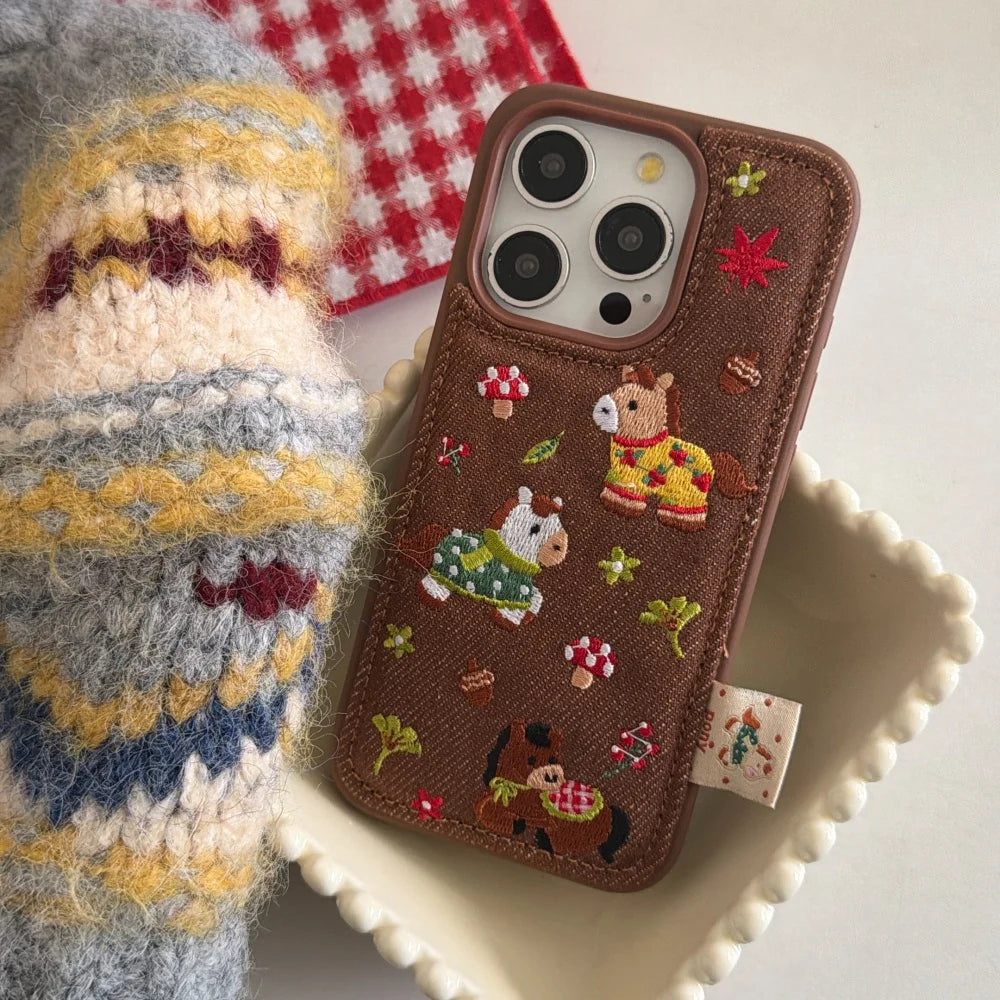 Cute fashion embroidered three ponies phone case for iPhone 17 16 ProMax 14 15 Pro fundas simple new shockproof protective case - Ice Cream Cake