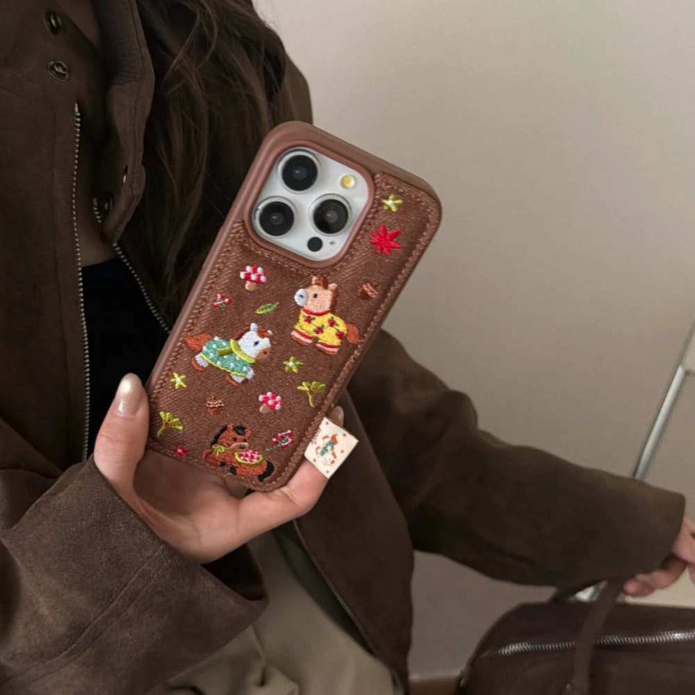Cute fashion embroidered three ponies phone case for iPhone 17 16 ProMax 14 15 Pro fundas simple new shockproof protective case - Ice Cream Cake