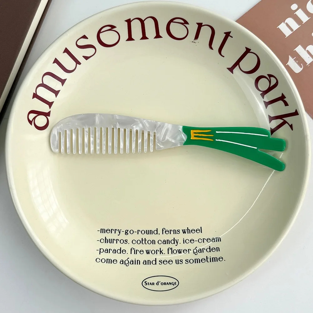 Acrylic Animal Hair Comb