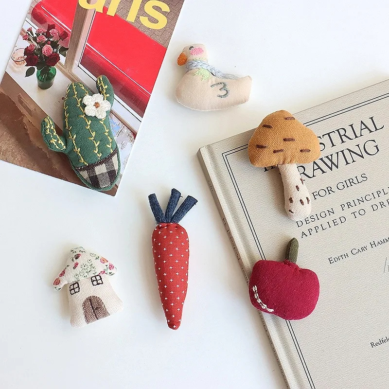 Whimsical Linen Character Brooch (19 Designs) - Ice Cream Cake