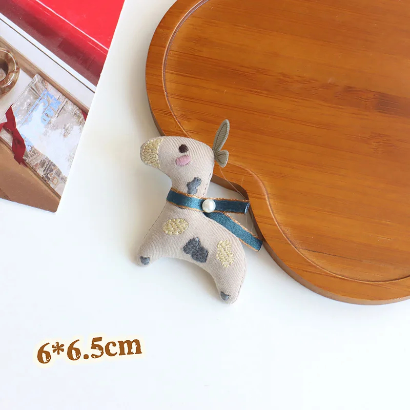 Whimsical Linen Character Brooch (19 Designs) - Ice Cream Cake