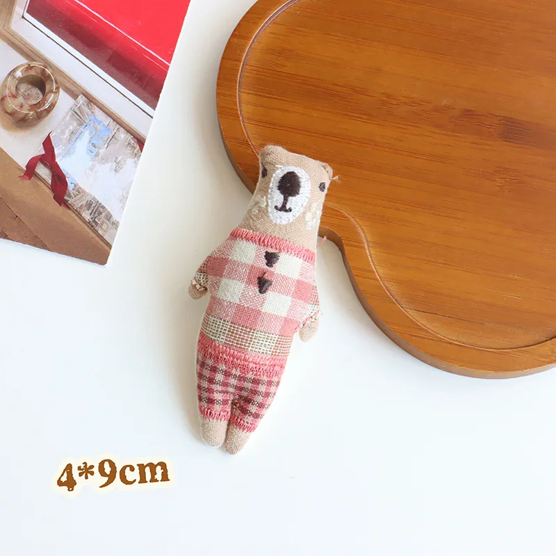 Whimsical Linen Character Brooch (19 Designs) - Ice Cream Cake