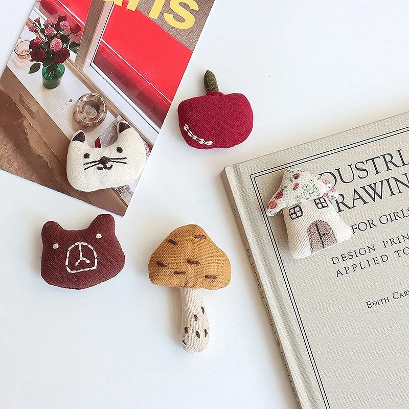 Whimsical Linen Character Brooch (19 Designs) - Ice Cream Cake