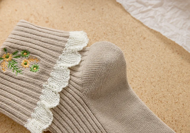 Ruffled Flower Embroidery Ankle Socks (5 Colours)