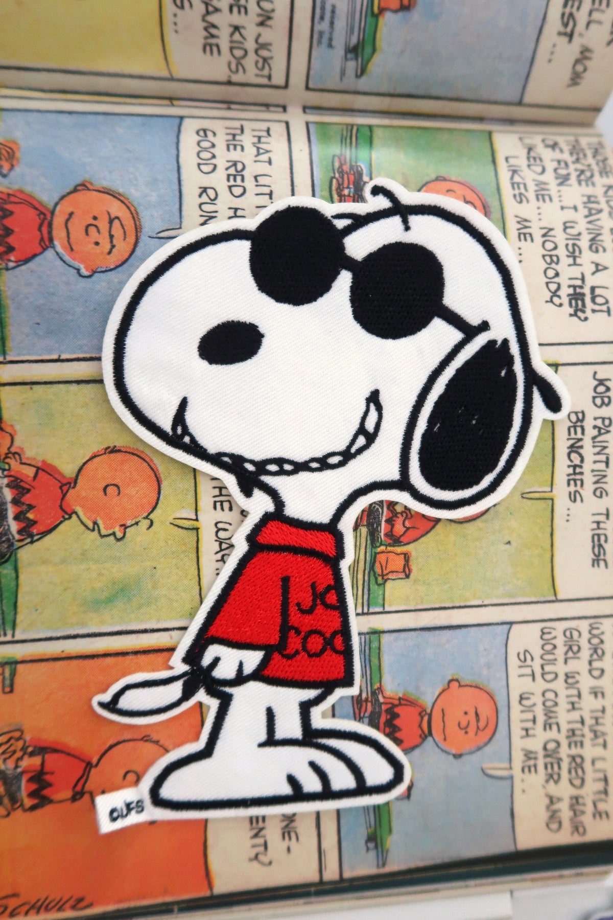 Jumbo Joe Cool Snoopy Peanuts comic embroidered patch/appliqué