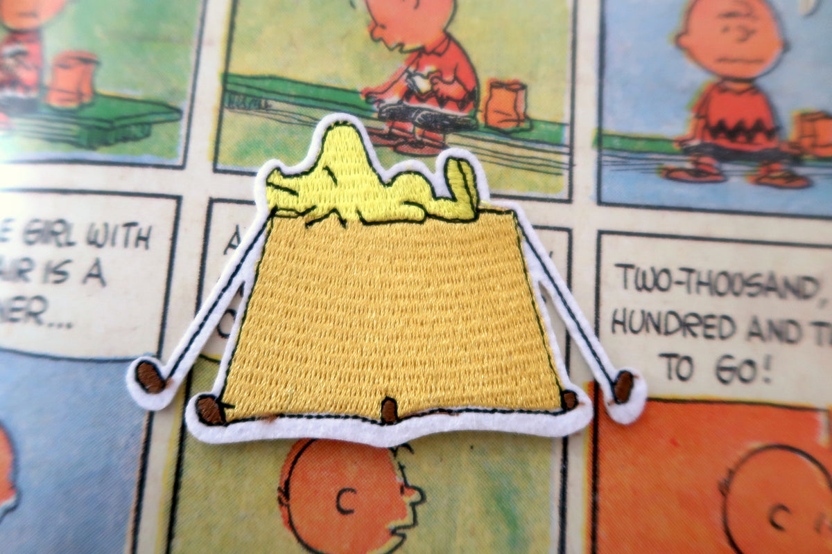 Camping Woodstock Peanuts comic embroidered patch/appliqué