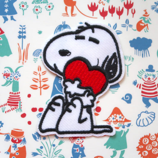 Snoopy hugging heart from the Peanuts comic embroidered patch badge appliqué