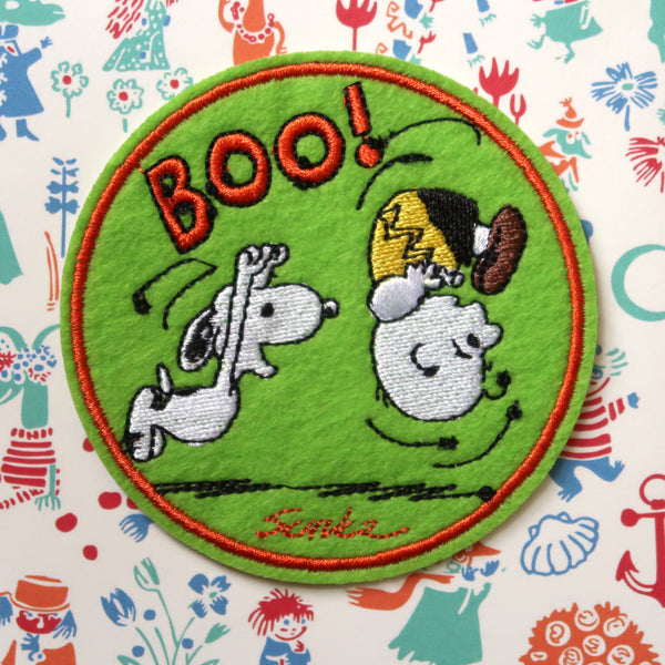 Snoopy Embroidery Patch // Charlie Brown and Snoopy "Boo!" from the Peanuts comics embroidered iron-on patch badge appliqué