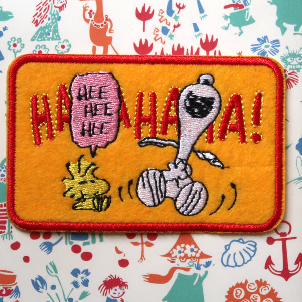 Snoopy Embroidery Patch // Laughing Snoopy and Woodstock from the Peanuts comics iron-on embroidered patch badge appliqué