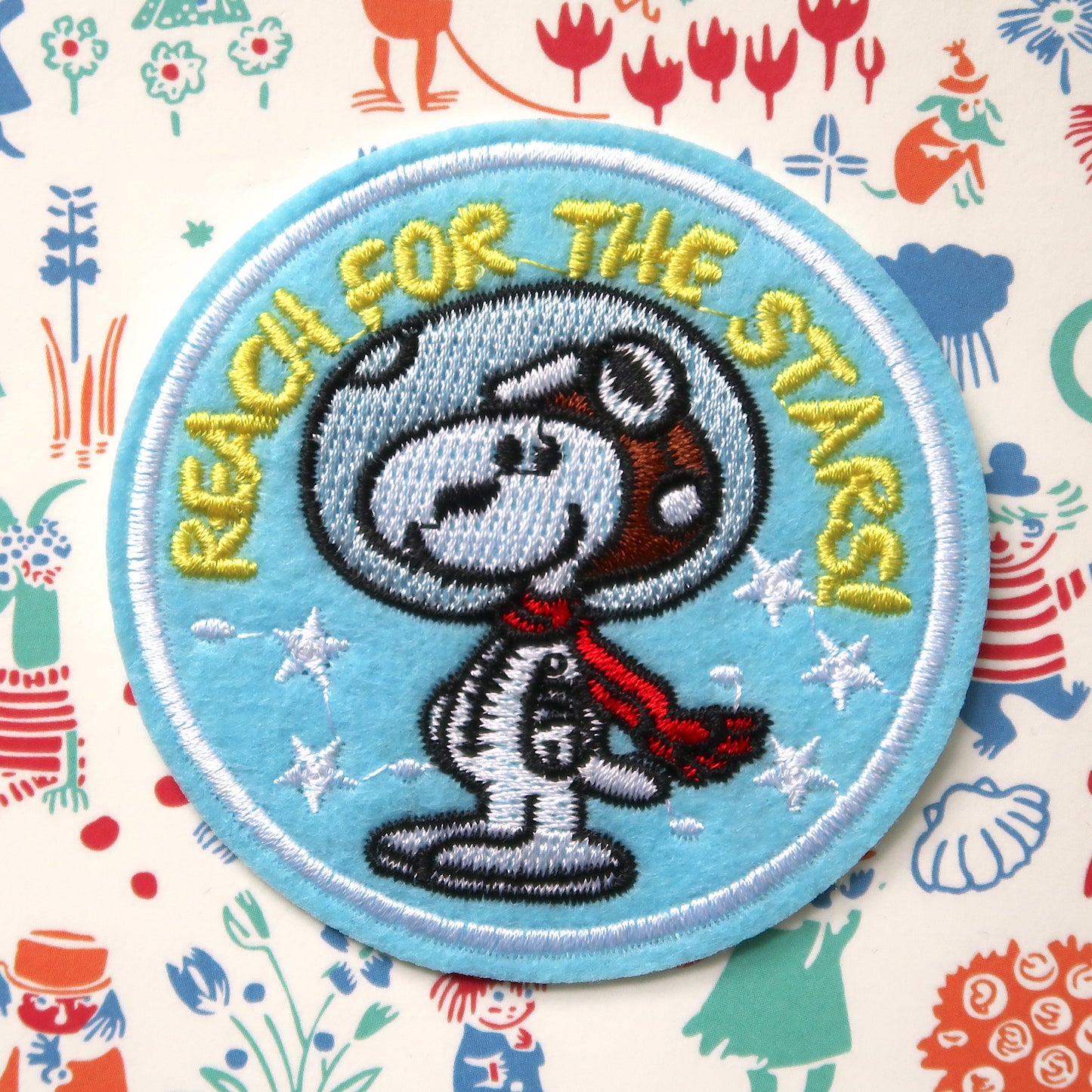 Snoopy Embroidery Patch // Astronaut Snoopy from the Peanuts comics "Reach for the stars" embroidered iron-on patch badge applique