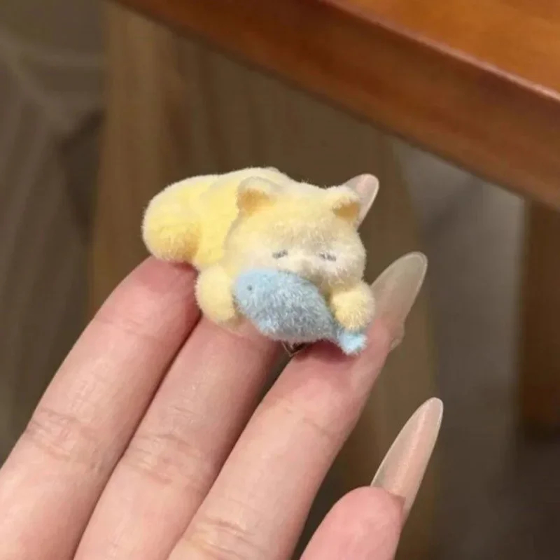 y2K Velvety Flocked Kitty Cat Acrylic Hair Clip - Ice Cream Cake