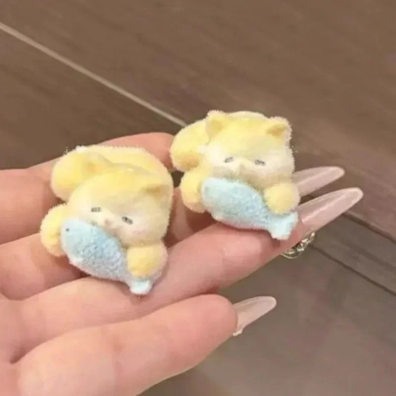 y2K Velvety Flocked Kitty Cat Acrylic Hair Clip - Ice Cream Cake