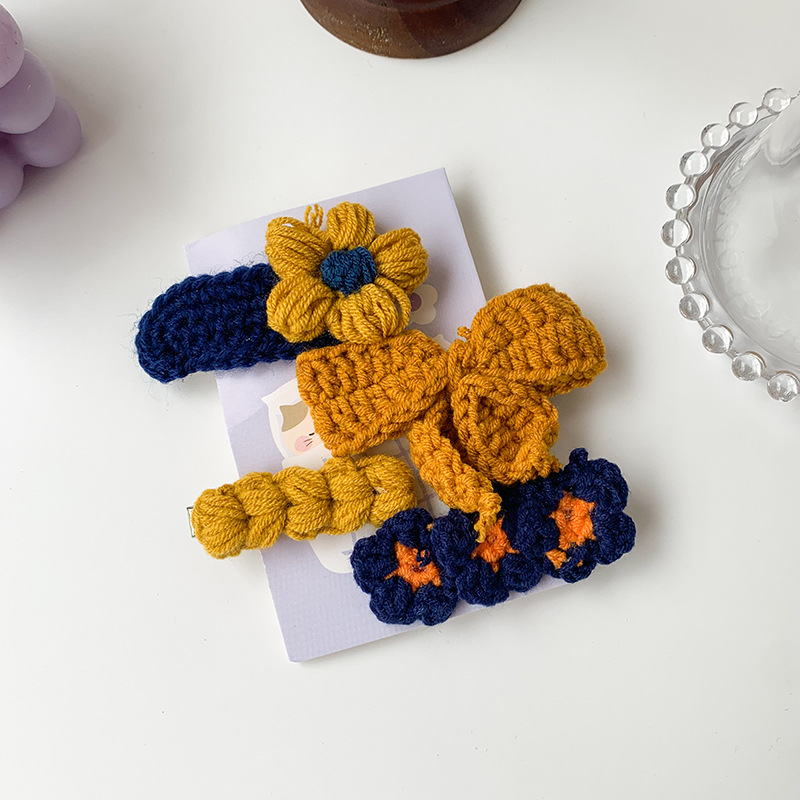 Set of 4 Crochet Cottagecore Hair Clips (7 Colours)