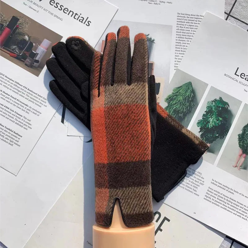 Plaid Patterned Winter Gloves - Ice Cream Cake