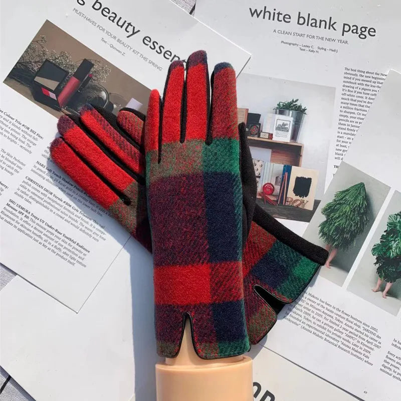 Plaid Patterned Winter Gloves - Ice Cream Cake