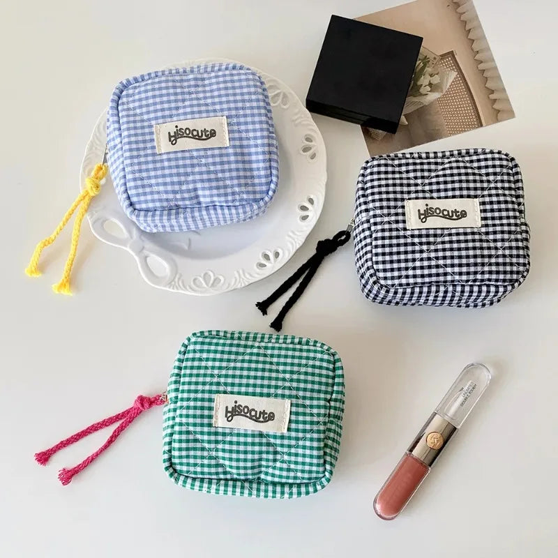 Gingham Quilted Zipper Pouch