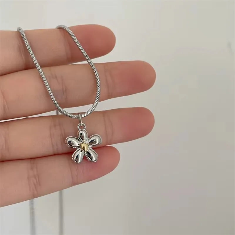 Korean Fashion Sweet Cool Flower Star Butterfly Pendant Necklaces for Women Vintage Elegant Snake Chains Necklace Y2K Jewelry - Ice Cream Cake