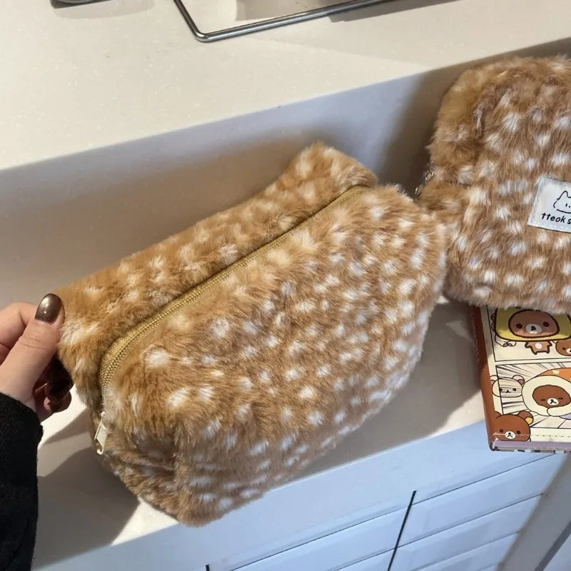 Plush Deer Pattern Zipper Pouch