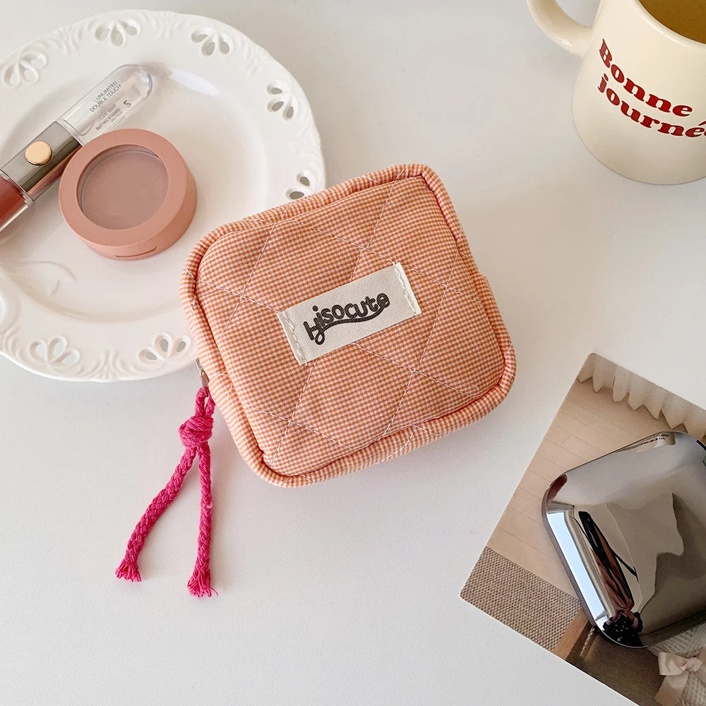 Gingham Quilted Zipper Pouch