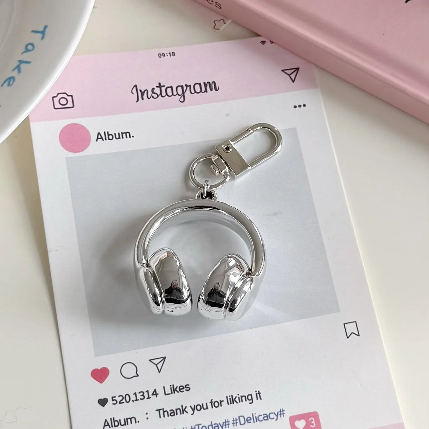 y2K Headphone Clip-On Charm