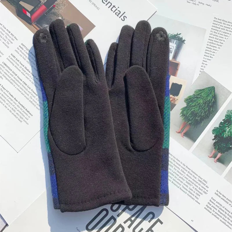 Plaid Patterned Winter Gloves - Ice Cream Cake