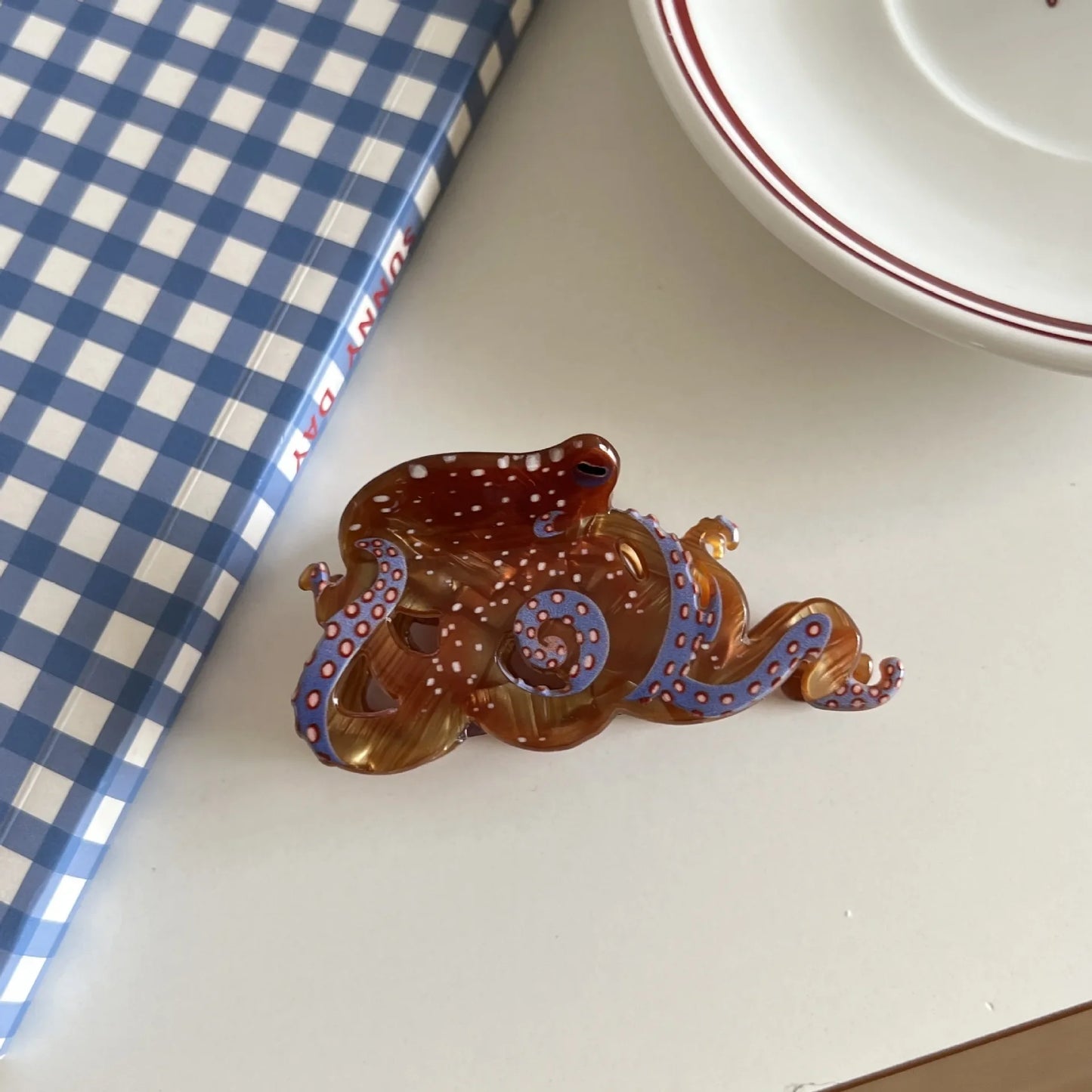 Glossy Acrylic Octopus Hair Claw