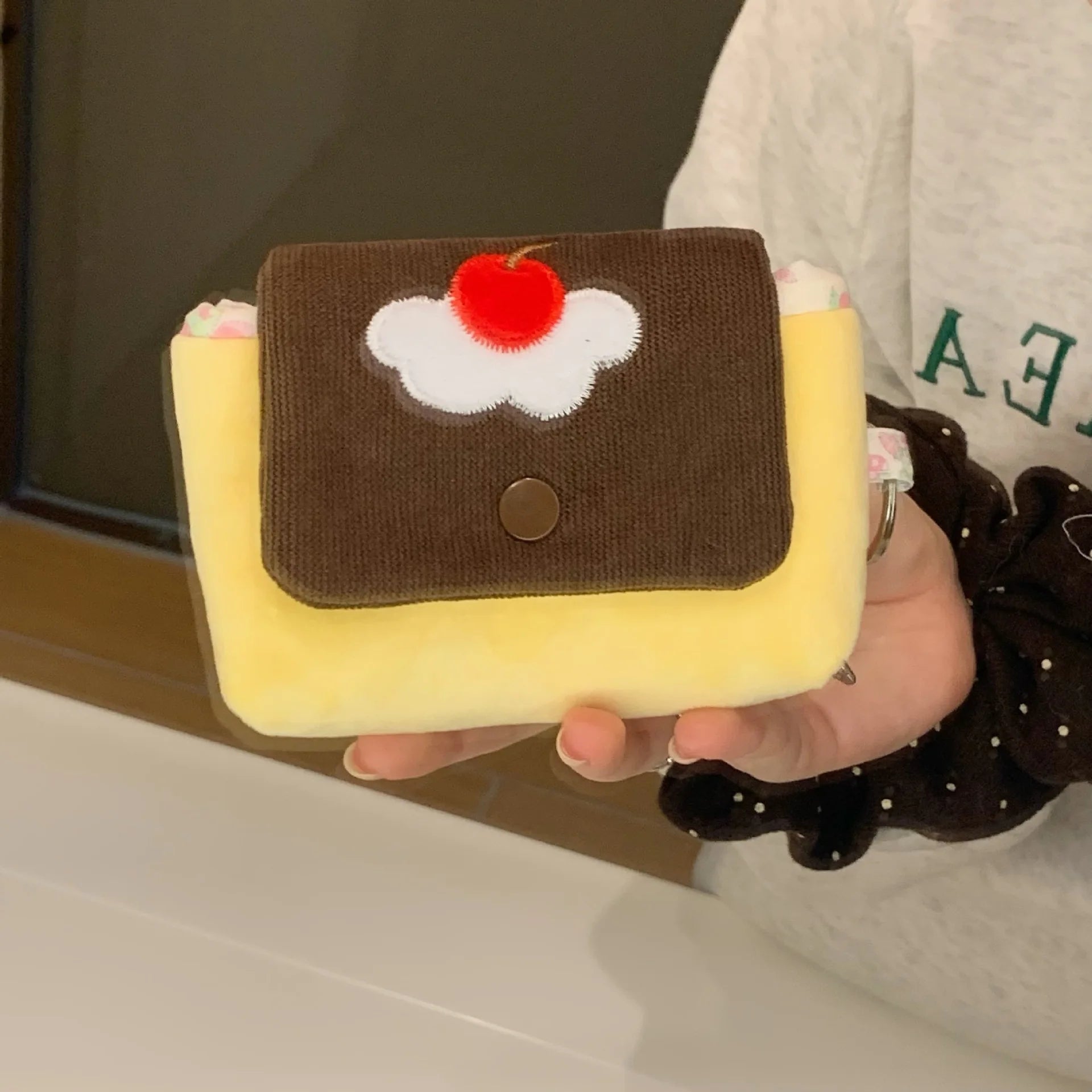 Multifunctional Small Pouch for Girls Cute Cherry Pudding Plush Coin Purse Mini Cartoon Portable Wallet for Cards Earphones Case - Ice Cream Cake