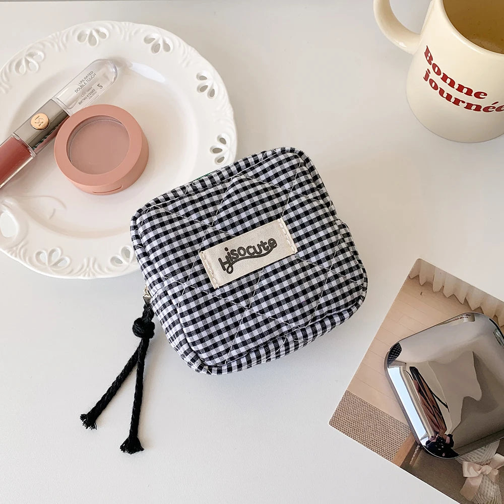 Gingham Quilted Zipper Pouch