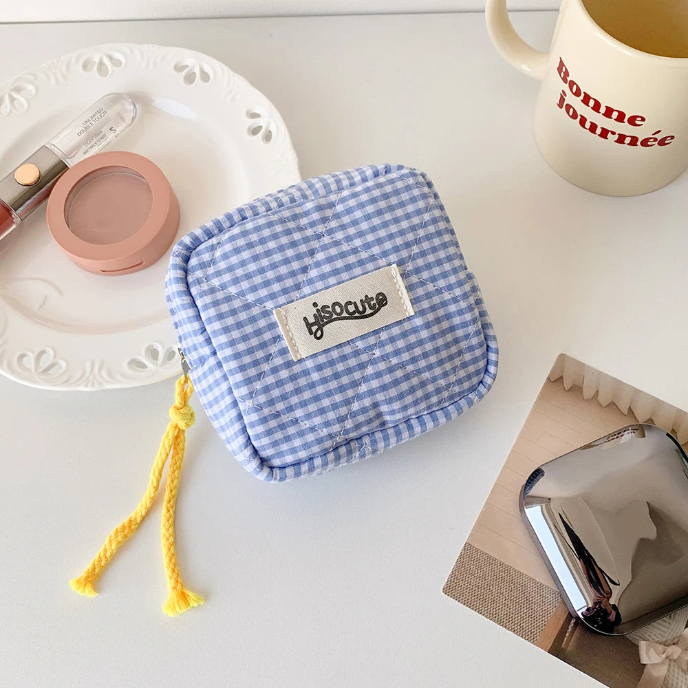 Gingham Quilted Zipper Pouch
