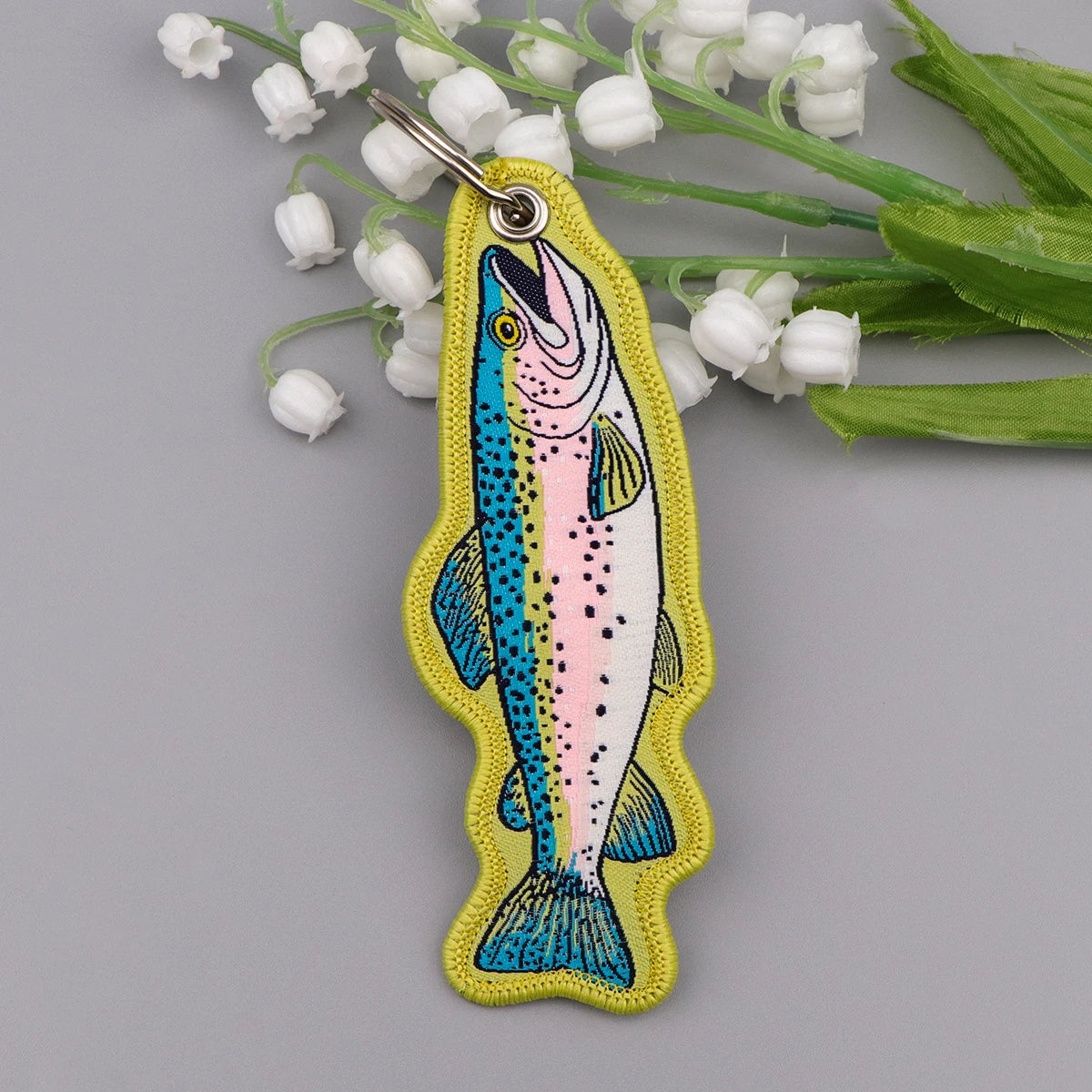 Fish Shape Embroidered Key Tag Lucky Fish Keychain Outdoor Fishing Backpack Car Key Ring Pendant Fisherman Gift Accessory - Ice Cream Cake