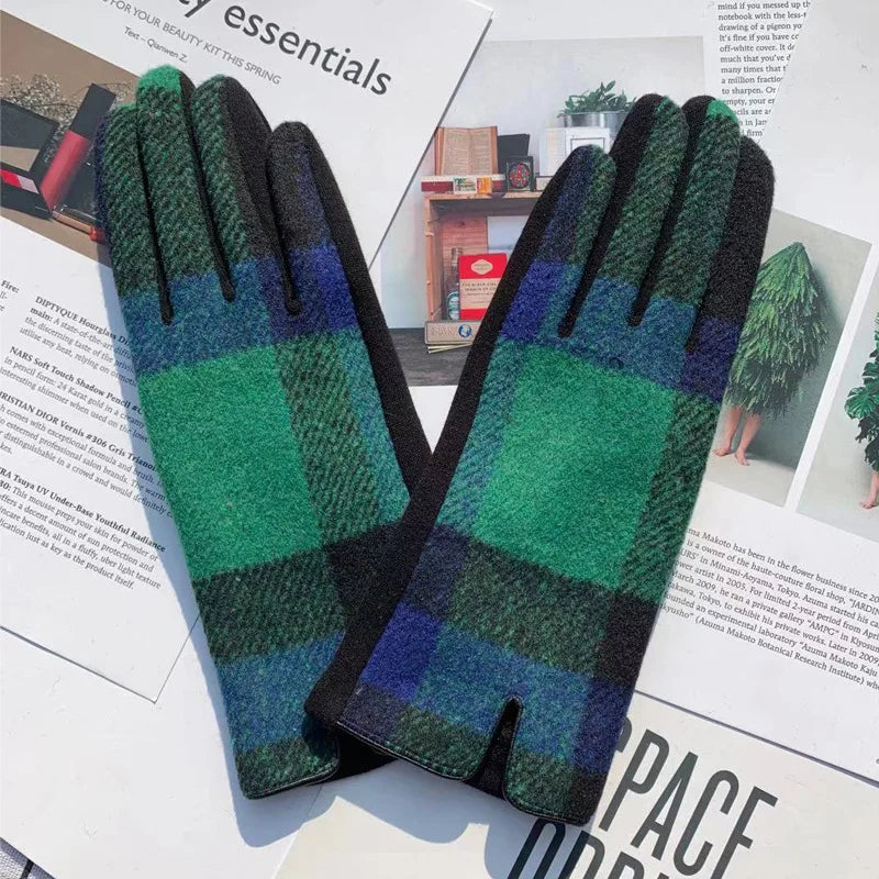 Plaid Patterned Winter Gloves - Ice Cream Cake