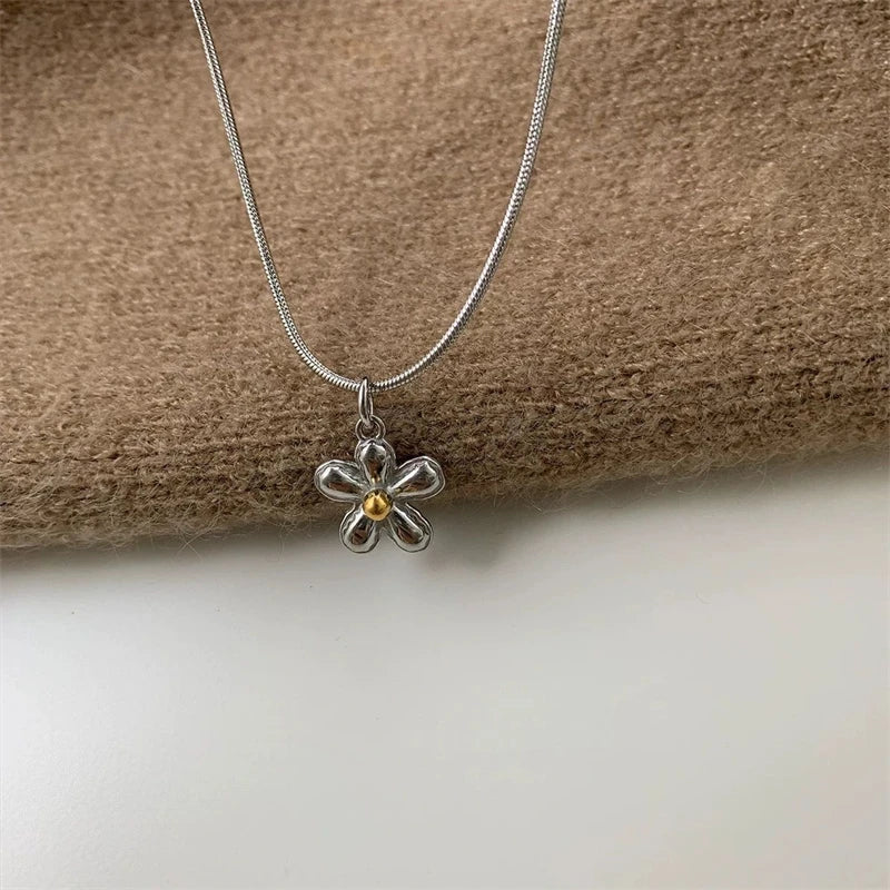 Korean Fashion Sweet Cool Flower Star Butterfly Pendant Necklaces for Women Vintage Elegant Snake Chains Necklace Y2K Jewelry - Ice Cream Cake