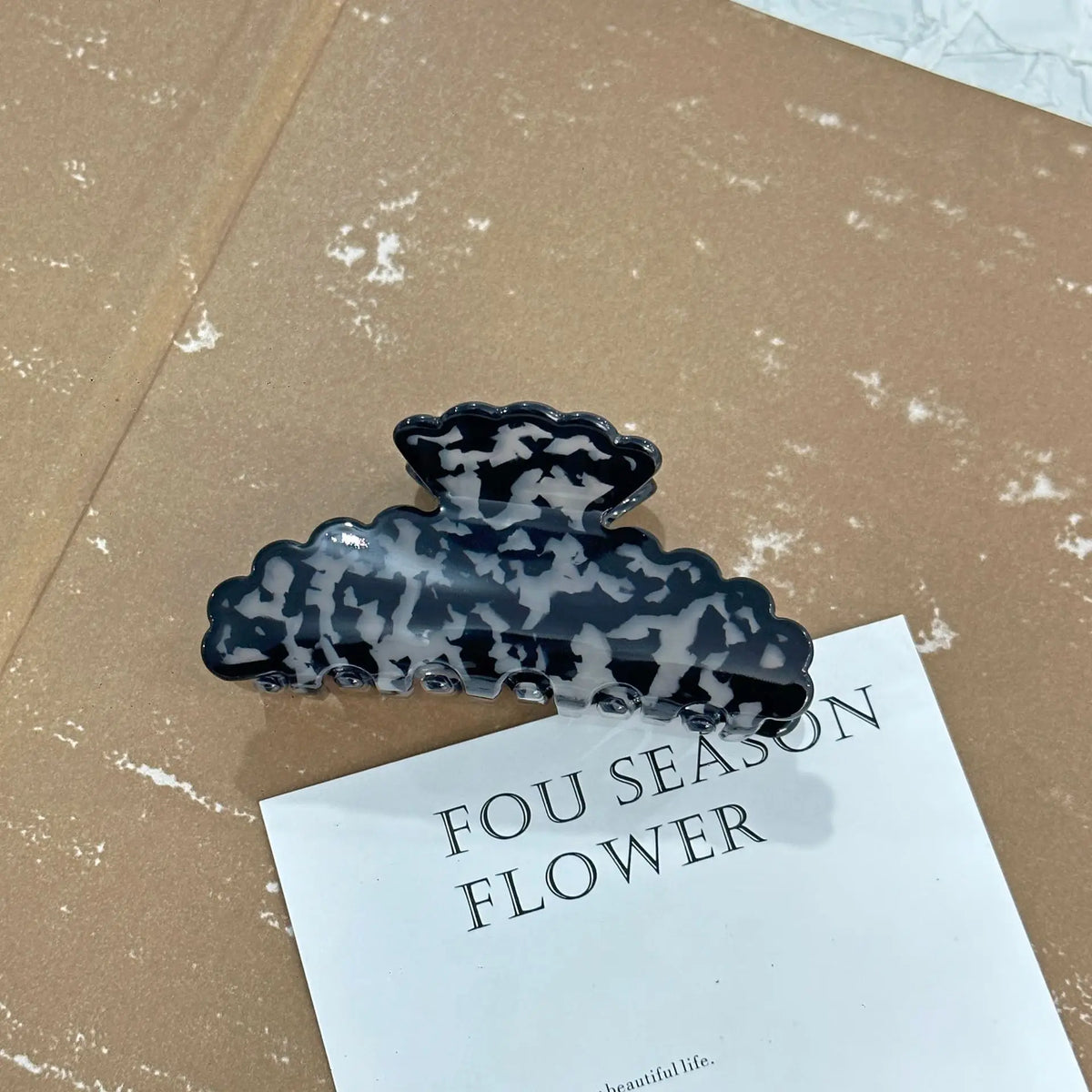 Wavy Edge Patterned Hair Claw Clip