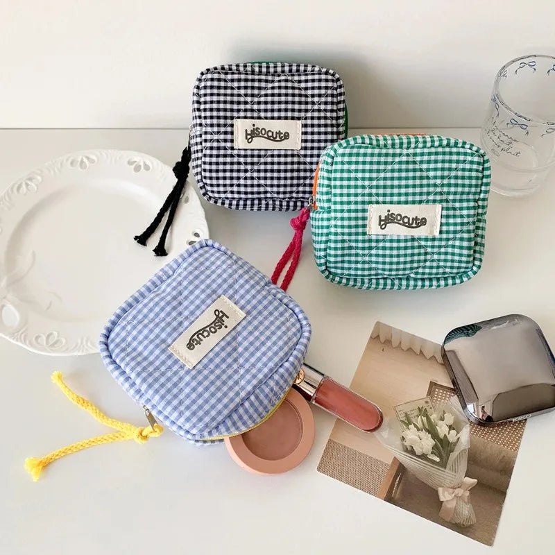 Gingham Quilted Zipper Pouch
