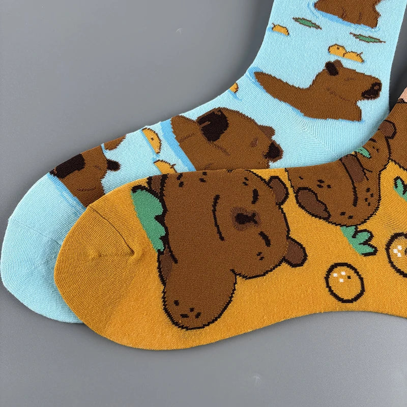 Mismatched Bathing Capybara Crew Socks