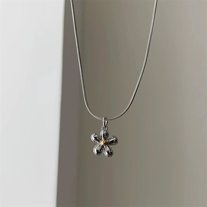 Korean Fashion Sweet Cool Flower Star Butterfly Pendant Necklaces for Women Vintage Elegant Snake Chains Necklace Y2K Jewelry - Ice Cream Cake