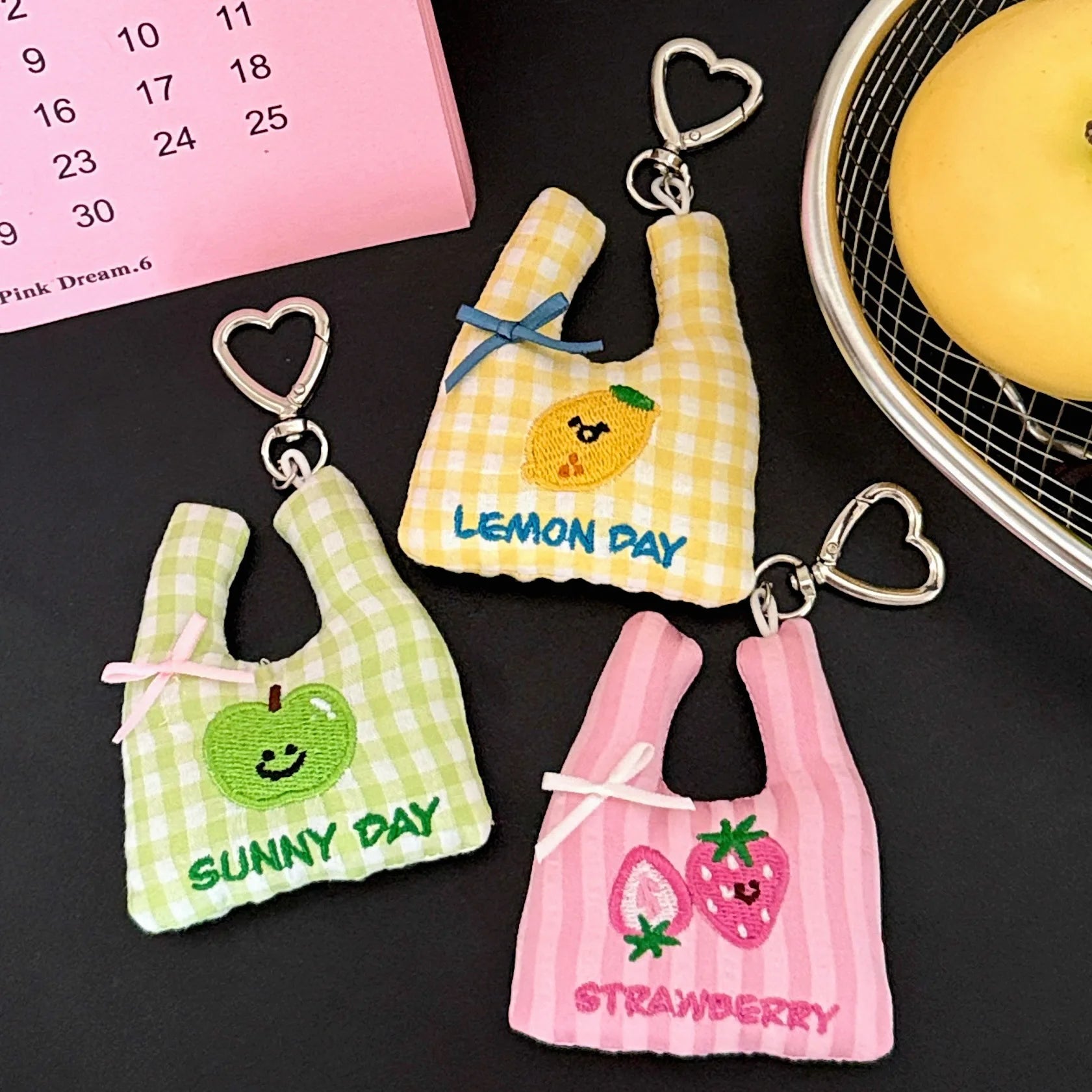 1/4 Pcs Cute Shopping Bag Doll Pendant Versatile Backpack Decoration Keychain Decoration Doll Pendant - Ice Cream Cake