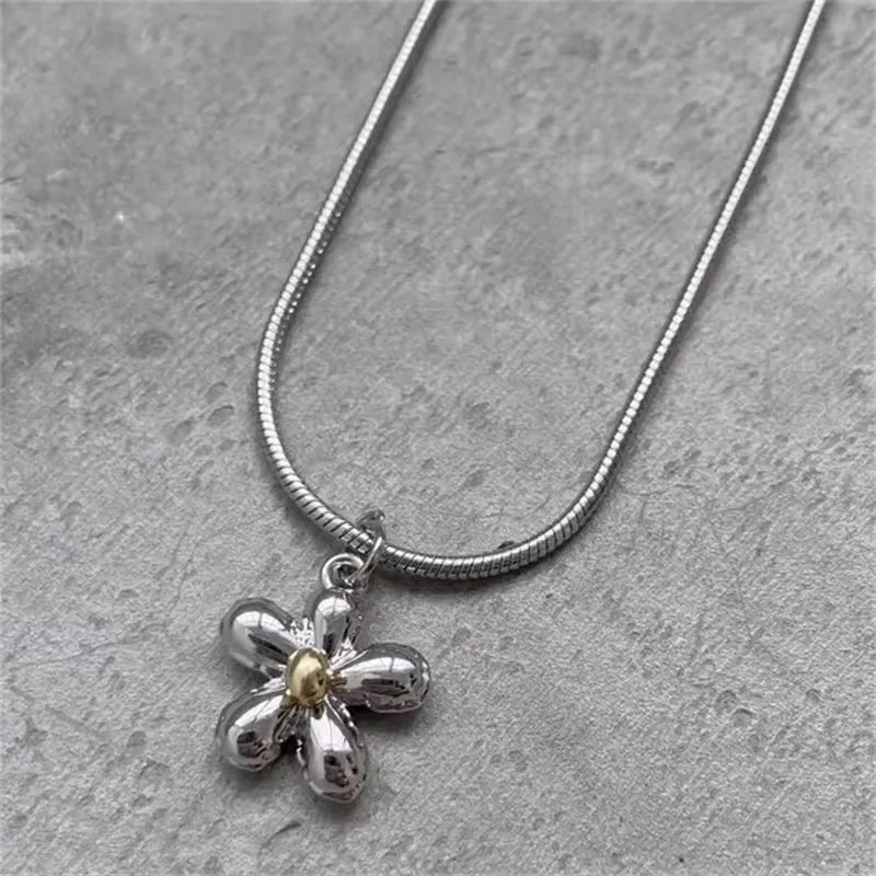 Korean Fashion Sweet Cool Flower Star Butterfly Pendant Necklaces for Women Vintage Elegant Snake Chains Necklace Y2K Jewelry - Ice Cream Cake