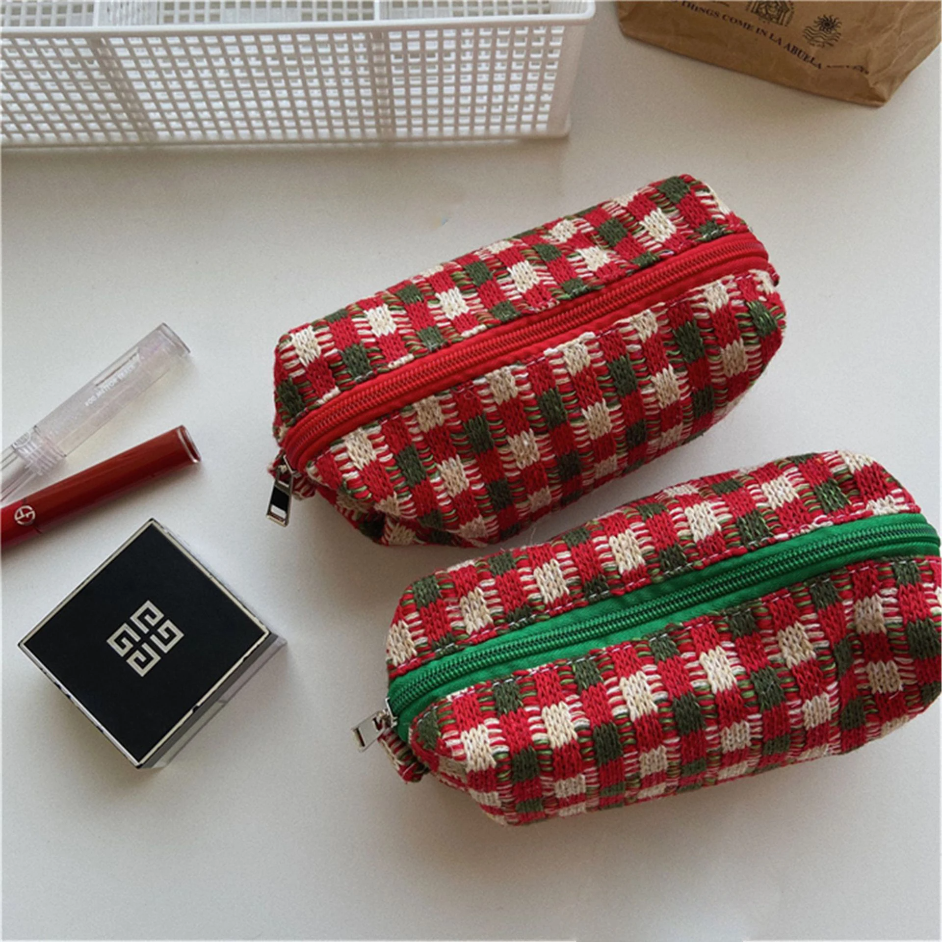 Red and Green Knitted Checkerboard Pattern Zipper Pouch (2 Designs)