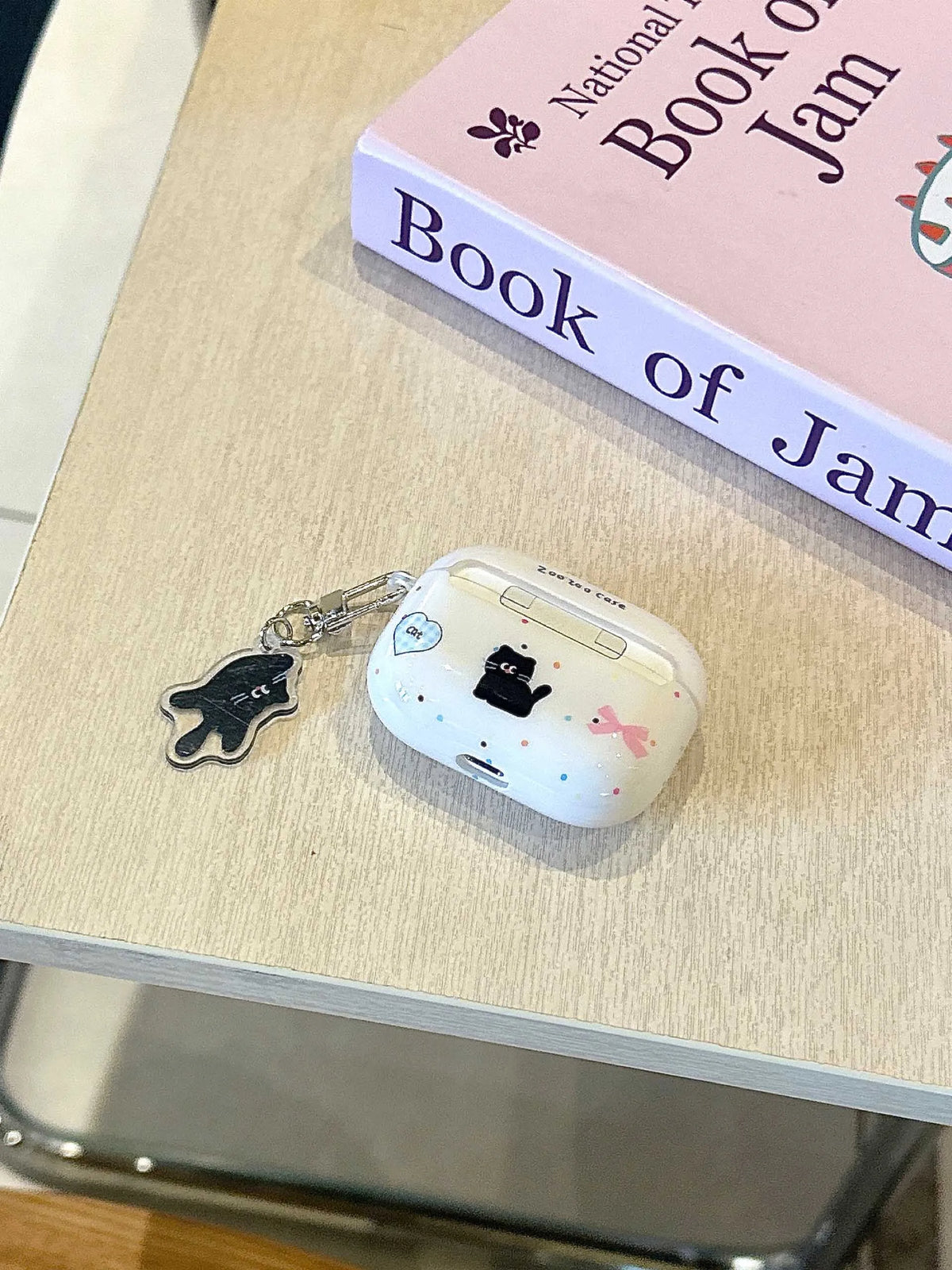 Black Cat AirPods Charger Case Cover