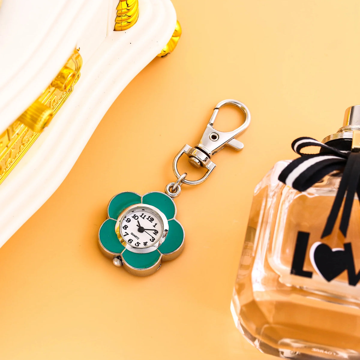 y2K Pop Daisy Clip-On Keychain Watch