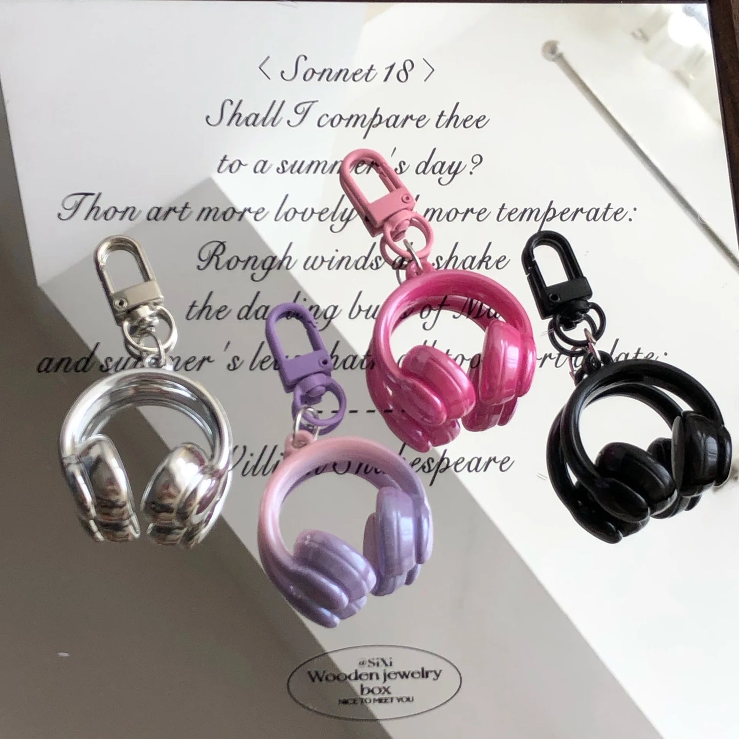 y2K Headphone Clip-On Charm